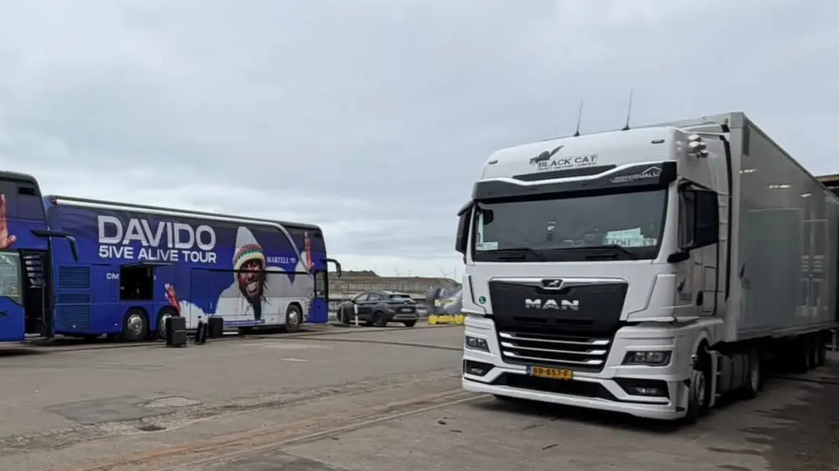 Backstage freight handling