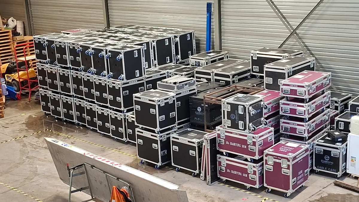 Backstage freight handling